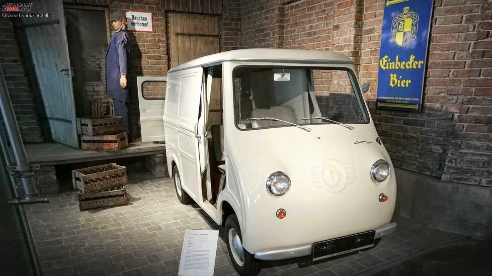 Ein großer Rivale von Lloyd war die Firma Glas aus dem bayerischen Dingolfing. Auf Basis des Goggomobils entstanden dort auch pfiffige Lieferwagen im Bonsai-Format. In den Jahren 1957 bis 1965 baute Glas das Modell TL, einen vom Goggomobil abgeleiteten Kleintransporter mit zwei Schiebetüren und Heckklappe, der geschlossen und mit offener Ladefläche als kleiner Pick-up erhältlich war. Einen großen Teil der Produktion (etwa 2000 Stück) kaufte die Deutsche Bundespost.