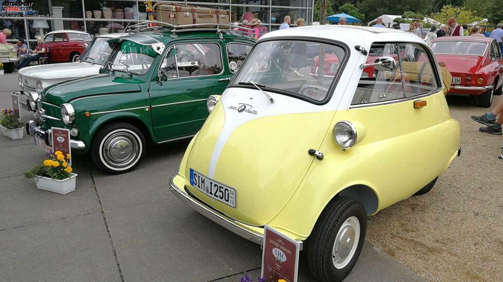 Im Wirtschaftswunder-Bereich der Classic Days 2019 begegnete ich diesen beiden kleinen Charmeuren. Die Entscheidung fällt schwer: BMW Isetta oder Fiat 600? Letztlich wäre wohl der günstigere Preis des Fiat ausschlaggebend: Eine gute Isetta kostet schon über 20.000 Euro!