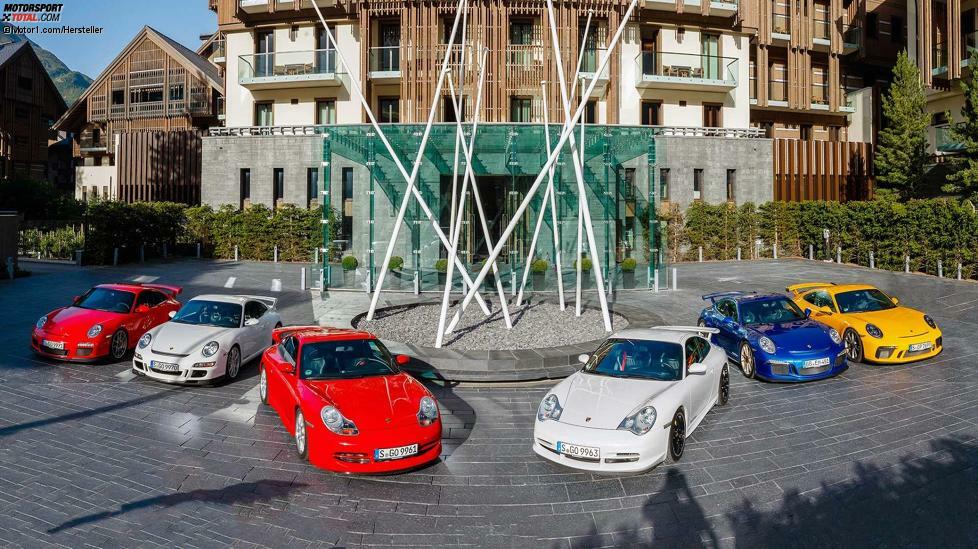 Kinder, wie die Zeit vergeht! 20 Jahre soll das schon wieder her sein? Aber ja, es stimmt: Auf dem Genfer Autosalon 1999 zog Porsche die Hüllen vom allerersten . Damals waren das noch dunkle 996-Zeiten.