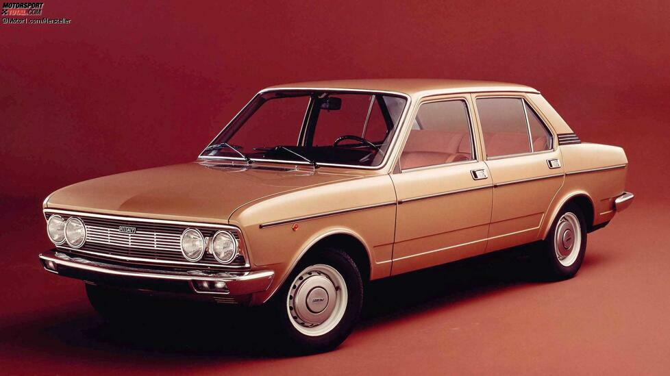 Unsere Bildergalerie beginnt beim Fiat 132. Seine Optik stammt von Marcello Gandini, dem wir unter anderem den Lamborghini Miura und weite Teile der ersten BMW 5er-Reihe verdanken. Doch im Fall des Fiat 132 (1972 bis 1981) hatte Signor Gandini keinen guten Tag erwischt. Autozeitschriften zeigten sich über den Entwurf enttäuscht: Man kritisierte die japanische Linienführung, die mehr an den von 1966 bis 1972 gebauten Mazda 1500 als an einen Fiat erinnere. Was man wohl nicht wusste: Beim Mazda hatte Bertone seine Finger im Spiel.