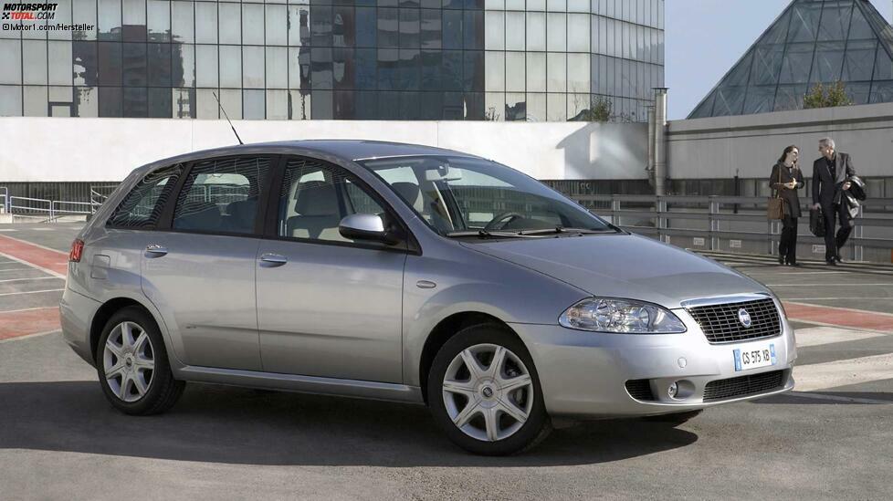 Im Jahr 2005 holte Fiat den Namen Croma zurück: Verantwortlich für das Design der Neuauflage zeichnete kein Geringerer als Giugiaro. Der Wagen sollte ursprünglich als Lancia auf den Markt kommen und entstand in Kooperation mit Opel und Saab. Leider geriet die Optik nicht wirklich harmonisch.