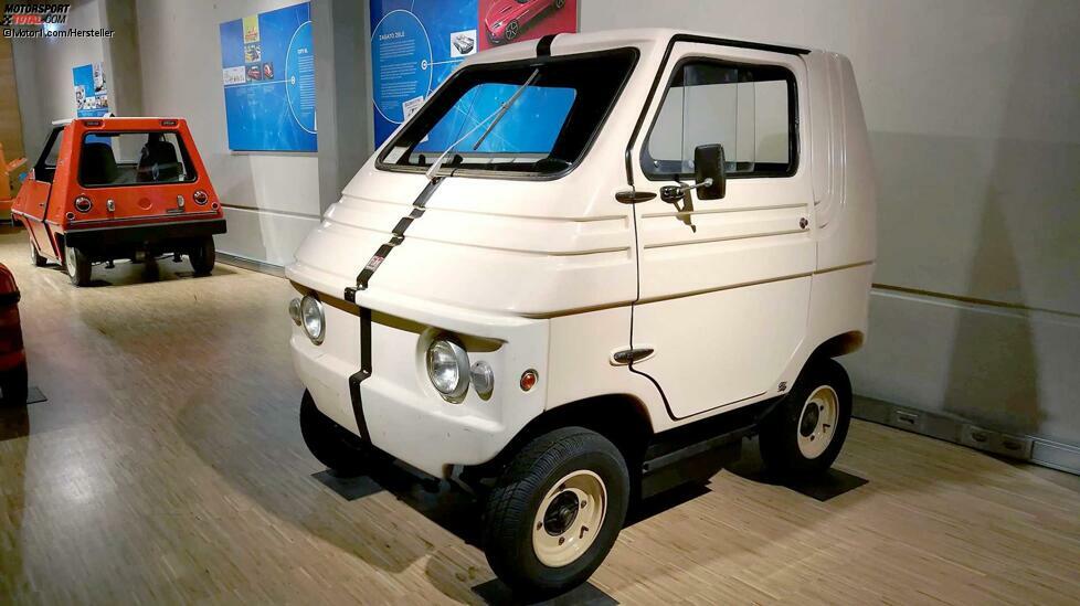 Zugegeben, bei nur 1,95 Meter Länge stößt die Kunst des Designers an ihre Grenzen. Der Zagato Zele wurde zwischen 1974 und 1976 gebaut, gut 500 Stück sollen entstanden sein. Das winzige Elektroauto war maximal 40 km/h schnell, kam aber bis zu 100 Kilometer weit.
