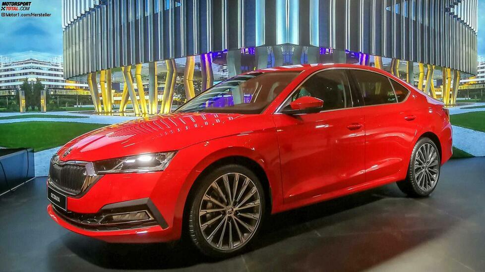 Da ist er nun, der brandneue Skoda Octavia. Ende März 2020 soll er auf den Markt kommen, schon ab Dezember 2019 kann man ihn voraussichtlich bestellen. Was gibt es Neues bei Octavia Limousine und Combi? Wir waren bei der Weltpremiere in Prag live dabei und haben die Gelegenheit genutzt, um uns beide Modelle ausführlich anzusehen. Natürlich darf auch eine erste Sitzprobe nicht fehlen. Kommen Sie mit uns mit und entdecken Sie den neuen Octavia in unserer großen Bildergalerie.