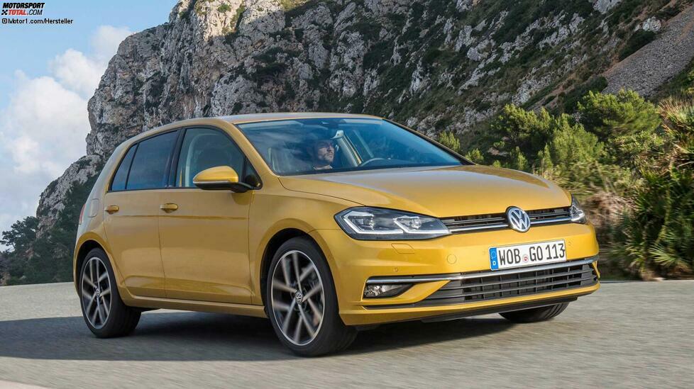 Obwohl im Dezember 2019 der Golf 8 zu den Händlern gerollt ist, bleibt der VW Golf mit großem Abstand das beliebteste Auto Deutschlands. Unterstützt wurde das auch durch Rabatte auf den auslaufenden Golf 7.
204.550 Fahrzeuge wurden 2019 neu zugelassen. Mit 67.696 Exemplaren liegt der Diesel-Anteil bei etwa einem Drittel.