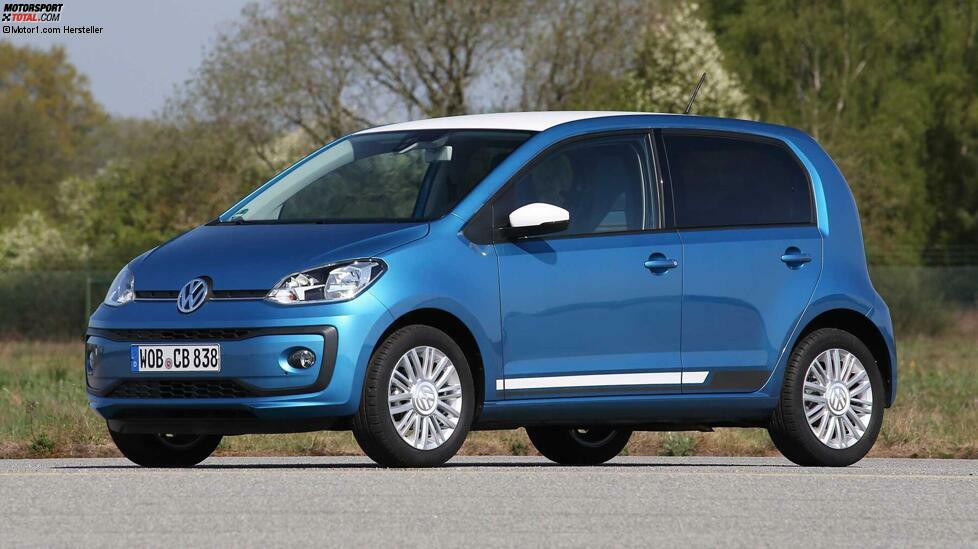 Während es die baugleichen Schwestermodelle Skoda Citigo und Seat Mii nur noch als Elektroauto gibt, kann man den VW Up nach wie vor auch mit Verbrenner bestellen. Neben dem Up GTI gibt es noch einen 60-PS-Benziner und eine Erdgasversion, um die es hier geht. Sie heißt Eco Up und unter der Motorhaube verbirgt sich ein 68 PS starker 1,0-Liter-Dreizylinder mit 90 Nm Drehmoment. Obwohl der Wagen nur 1.070 Kilo wiegt, liegt die Höchstgeschwindigkeit bei 165 km/h, der Sprint auf Tempo 100 dauert 16,6 Sekunden.