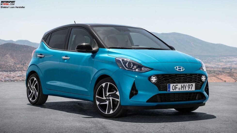 Der Hyundai i10 ist einer der interessantesten Kleinen in seiner Klasse, aber dass die Basisversion durch sportliche Eigenschaften glänzt, kann man eigentlich nicht sagen. Unter der Haube werkelt wie so oft in dieser Klasse ein 1,0-Liter-Dreizylinder, der hier 67 PS und 96 Nm bringt. In Kombination mit dem automatisierten Schaltgetriebe braucht der Wagen 17,3 Sekunden, um die Tempo-100-Marke zu reißen. Maximal sind 156 km/h drin.