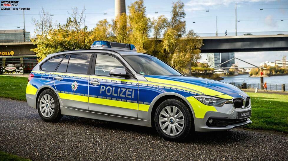 Noch einmal der BMW 3er Touring? Ja, denn vor einigen Jahren bestellte die Polizei in Nordrhein-Westfalen eine größere Menge der BMW-Kombis.
Doch die Fahrzeuge fielen bei den Einsatzkräften durch, moniert wurde vor allem das Platzangebot.