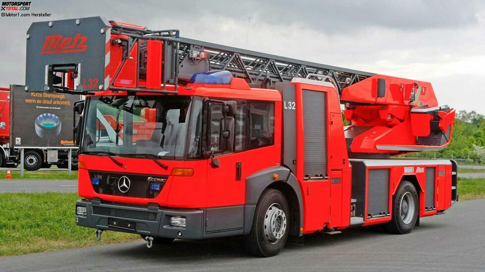 Schlicht und sehr rot: Dieser Mercedes Econic in der Ausführung als Feuerwehr-Drehleiter diente als Ausstellungsfahrzeug.
Die Firma Metz ist für ihre Feuerwehr-Umbauten bekannt.