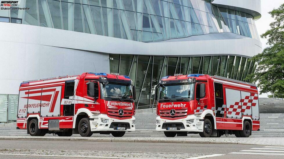 2016 erhielten die Mercedes-Werksfeuerwehren in Sindelfingen und Stuttgart-Untertürkheim neue Fahrzeuge. Ihr Aufbau kommt von der Firma Rosenbauer. 
Der Fahrzeugunterbau ist der Mercedes Antos. Die Motoren  leisten 315 kW (428 PS), die Kraftübertragung erfolgt über automatisierte Mercedes-Powershift-Getriebe mit 12 Gängen.
Jeder Truck hat einen Wassertank mit 2.500 Liter Volumen, einen 200 Liter fassenden Schaummitteltank sowie einen Wasserwerfer mit einem Durchfluss von bis zu 2.400 Liter pro Minute.