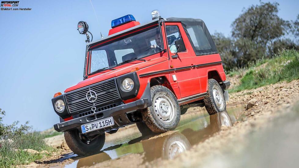 Noch einmal die Mercedes G-Klasse, hier als alter 230 G im Feuerwehr-Outfit. Das Fahrzeug gehört der Klassik-Sammlung des Konzerns.