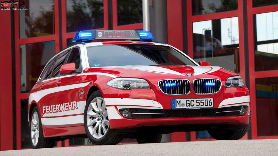 Aus dem Jahr 2013 stammt dieser BMW 5er Touring Kommandoeinsatzwagen der Feuerwehr.