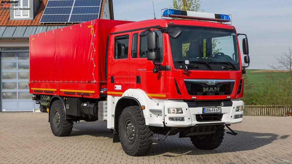 Ein vielseitiges Feuerwehrfahrzeug ist der MAN TGM 18.340 4x4 BB in Euro 6-Ausführung mit der serienmäßigen Doppelkabine.