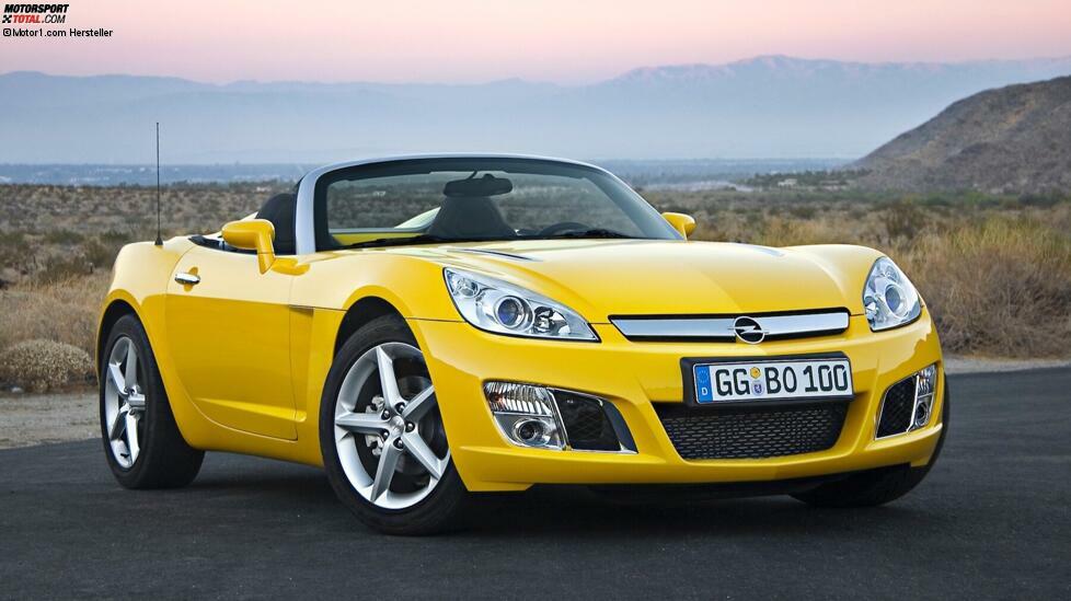 Hubraum: 2,0 LiterLeistung: 265 PSDurchschnittspreis: zwischen 10.000 und 16.500 Euro
Der Opel GT von 2007 basierte auf dem Saturn Sky und dem Pontiac Solstice. Es ist der radikalste offene Opel der letzten Jahre und das teuerste Modell auf der Liste. Aber gibt es viele gebrauchte Cabriolets mit 265 PS für weniger als 10.000 Euro?
Dieses Cabriolet mit Stoffdach und Hinterradantrieb bot nicht nur ein spektakuläres Design, sondern auch ungeheuren Fahrspaß.
Der Neo-GT war auch ein sehr schnelles Modell: Er beschleunigte in 5,7 Sekunden von 0 auf 100 km/h und erreichte 229 km/h.