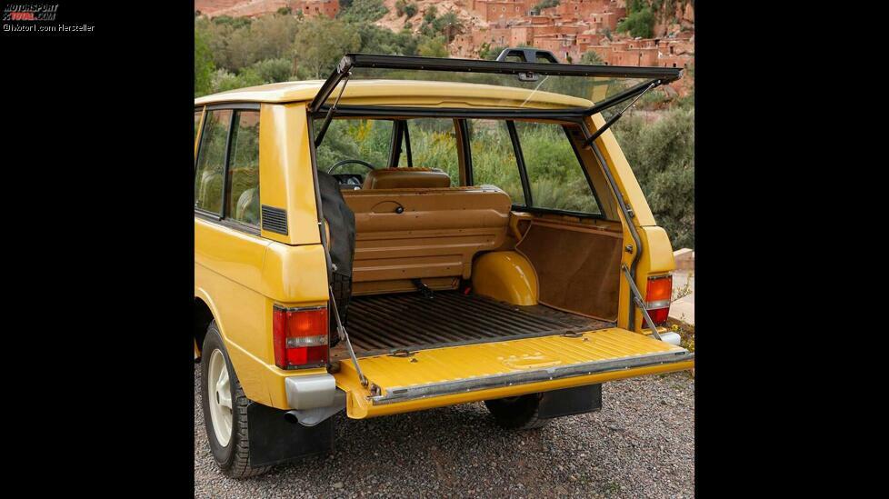 Ein typisches Merkmal des Range Rover ist die zweigeteilte Heckklappe. Ihr Vorbild sind US-Geländewagen wie der Jeep Wagoneer. Wie dem auch sei: Diese Lösung bot der Klientel aus solventen Reitern, Jägern und Landedelmännern die Gelegenheit, sich regengeschützt umzuziehen.