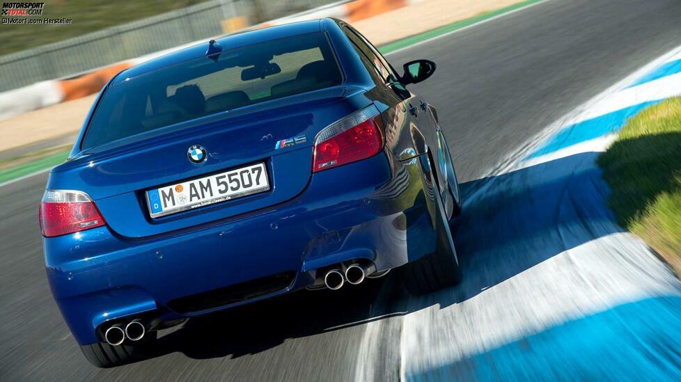 Ab 2007 gab es den BMW M5 in einer Kleinserie von 1.025 Fahrzeugen auch wieder als Touring. Insgesamt wurden bis 2010 exakt 20.589 Fahrzeuge gebaut. Neupreis der M5 Limousine: 86.200 Euro.