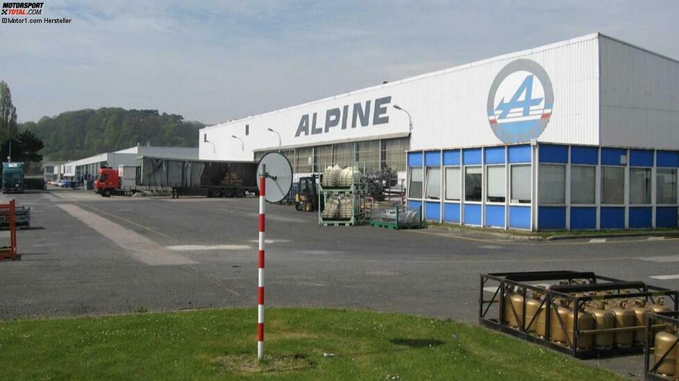 Im Juni 1955 wurde die Marke Alpine offiziell gegründet. Der Name Alpine ist untrennbar mit dem Namen Jean Rédélé verbunden. Der 1922 geborene Sohn eines Renault Händlers aus Dieppe übernahm 1946 als jüngster Konzessionär Frankreichs die väterliche Werkstatt, in der er schon bald Renault-Serienfahrzeuge wie den 4CV für den Rallye-Einsatz präparierte.
Mit dem 4 CV 1063 erringt das Duo Rédélé/Pons den dritten Platz bei der Tour de France automobile 1953 und einen Klassensieg beim Coupe des Alpes 1954. Dieser wird Rédélé zur Namensgebung für seine eigene Sportwagenmarke inspirieren. Zur Erinnerung an seinen Triumph wird er sie 