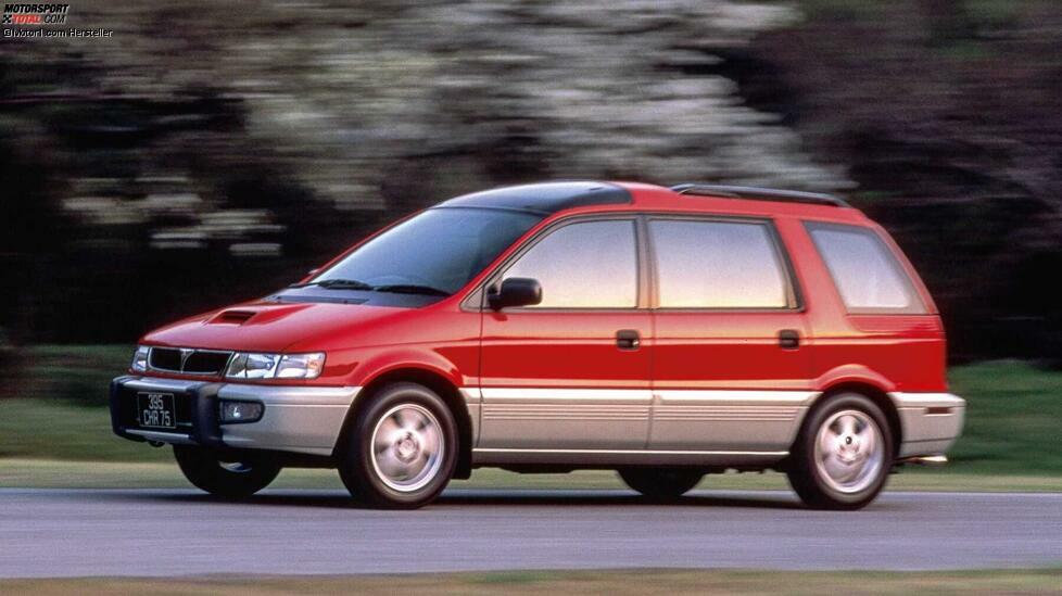 In Sachen Vans war Mitsubishi einst durchaus gut im Geschäft: 1991 erschien bereits die zweite Generation des Space Wagon. 4,51 Meter Länge und 2,72 Meter Radstand sorgten für gute Platzverhältnisse. Motorenseitig gab es einen 1,8-Liter-Benziner mit 90 kW (122 PS) und einen 2,0-Liter mit 98 kW (133 PS). 
Im Herbst 1998 endete die Produktion, doch der zweite Space Wagon lebte schon seit 1995 unter anderem Namen weiter. Bis Ende 2002 wurde er unter dem Namen Hyundai Santamo beziehungsweise Galloper Santamo gebaut.