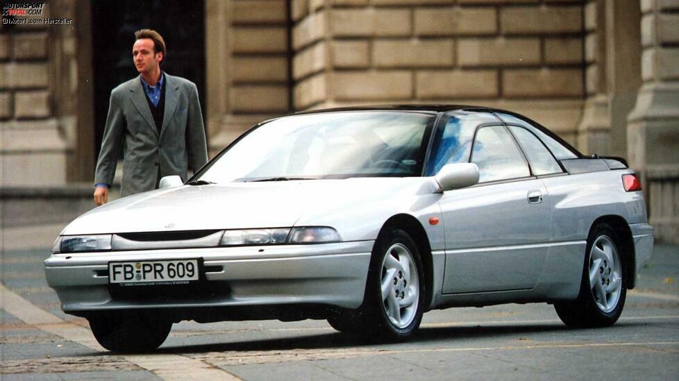 Bereits 1989 in Tokio präsentierte Subaru das Sportcoupé-Concept SVX (Subaru Vehicle X), dessen atemberaubende Linien in den Studios des italienischen Stardesigners Giorgetto Giuagiaro entwickelt wurden, bevor die Finalisierung der Formen in den japanischen Designateliers von Subaru unter Tetsuya Hayashi und Hiroshi Sarukawa erfolgte.
Als der avantgardistisch gezeichnete, viersitzige Subaru SVX dann 1991 tatsächlich in Serienfertigung ging, feierten Fachleute und Fans einen sensationellen Technologieträger. Für die Sportcoupé-Connaisseurs war dieser Gran Turismo mit einem scheinbar komplett verglasten Dachaufbau im konsequenten Stil einer Jetfighter-Kanzel ? nicht einmal die dafür typischen seitlichen kleinen Fenster im großen Fenster fehlten - das erste echte Traumauto mit Subaru-Logo.
Dazu trug im SVX auch der weiterentwickelte, permanente symmetrische Allradantrieb bei sowie ein neuer 3,3-Liter-Sechszylinder-Boxermotor mit 230 PS, der mit einem Automatikgetriebe kombiniert wurde.
Weltweit wurden von dem damals exklusivsten Subaru in fünf Jahren fast 25.000 Einheiten verkauft. In Deutschland begeisterten sich exakt 854 Liebhaber für den Subaru SVX, der heute längst zu den besonders gesuchten Youngtimern zählt. Der Einführungspreis betrug seinerzeit 73.530 Deutsche Mark.