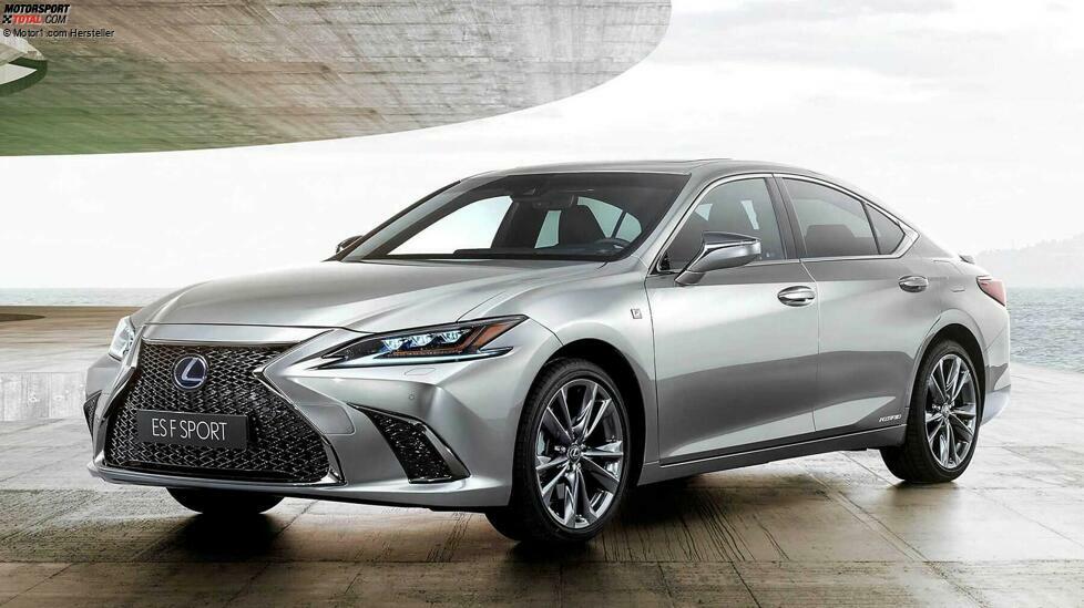 Der Lexus ES 300h, hier in der F Sport-Variante teilt sich den Hybridantrieb mit dem kleineren IS 300h. Überraschenderweise ist der ES aber minimal schwächer.
Der Verwandte des Toyota Camry verfügt über einen 2,5-Liter-Benziner mit 178 PS Leistung plus einem Elektromotor mit 120 PS. Die Systemleistung beträgt 218 PS, nach 8,9 Sekunden sind 100 km/h erreicht. Maximal sind 180 km/h möglich. Offizieller Verbrauch: 4,5 Liter. 