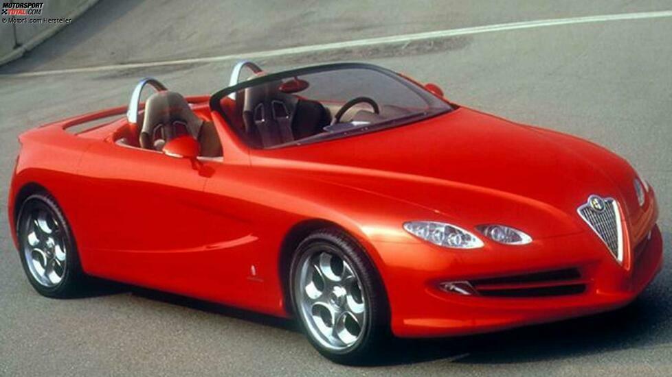 Wie 12 Jahre später der 2uettottanta wurde auch dieses Concept Car von Pininfarina gebaut, um die jahrzehntelange Zusammenarbeit mit Alfa Romeo zu feiern.
In diesem Fall war die untersuchte Hypothese jedoch die eines offenen Zweisitzers als Ableitung vom 156, der im Herbst 1997 herausgekommen war.
Tatsächlich verwendete der Dardo die Bodengruppe, die Mechanik mit dem 2,5-Liter-V6 und einige interne Komponenten der Limousine, gegenüber der er jedoch einen verkürzten Radstand hatte.