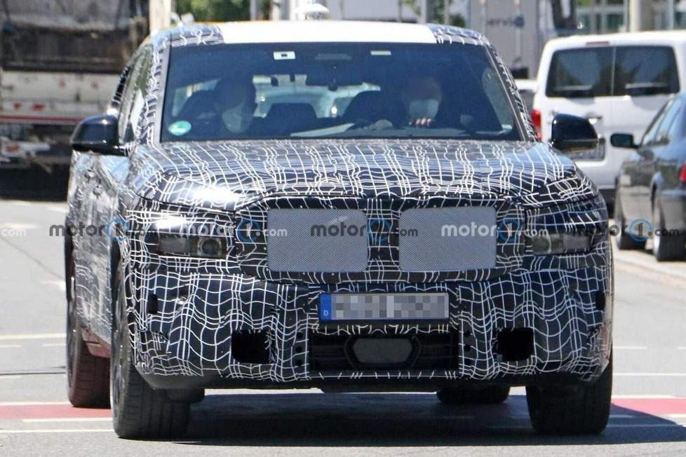 Ein neuer Bericht behauptet, dass der finale Name des BMW X8 M kurz XM lauten könnte und das das neue Modell Ende 2022 in die Produktion gehen soll