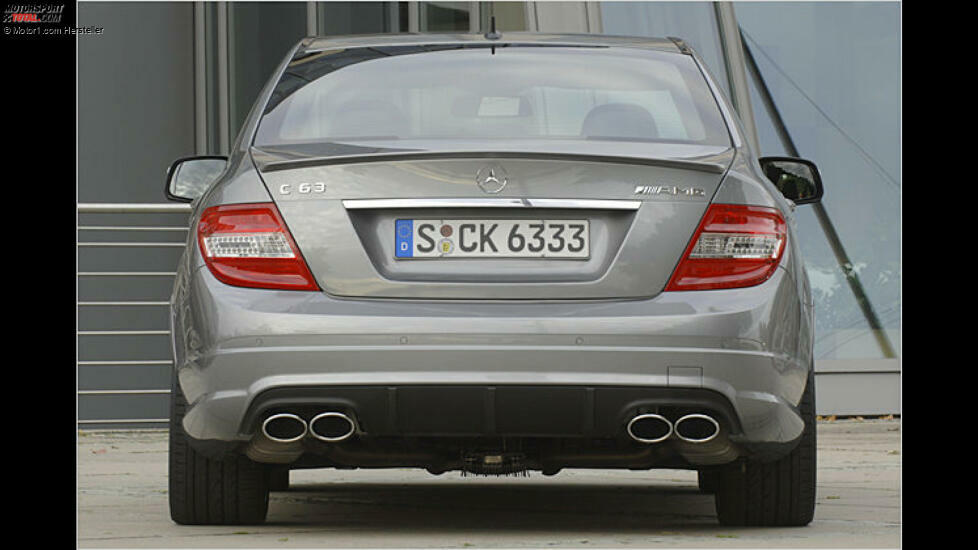 Auch die Spur der C 63 AMG ist etwas breiter als die der normalen C-Klasse