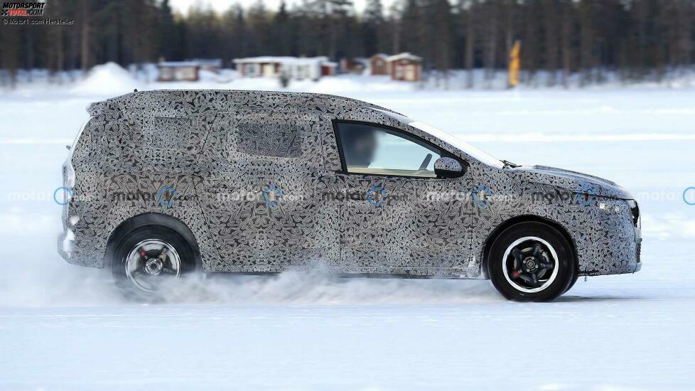 Dacia-Kombi auf Logan-Basis auf neuen Erlkönigbildern