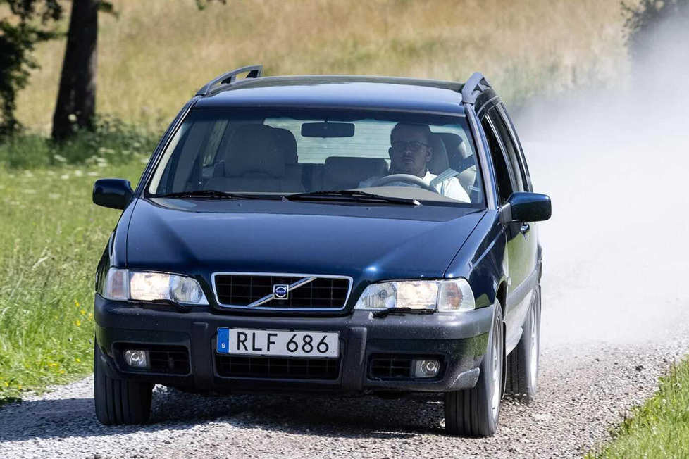 Schon vor dem Audi allroad quattro hatte Volvo einen höhergelegten Kombi im Programm