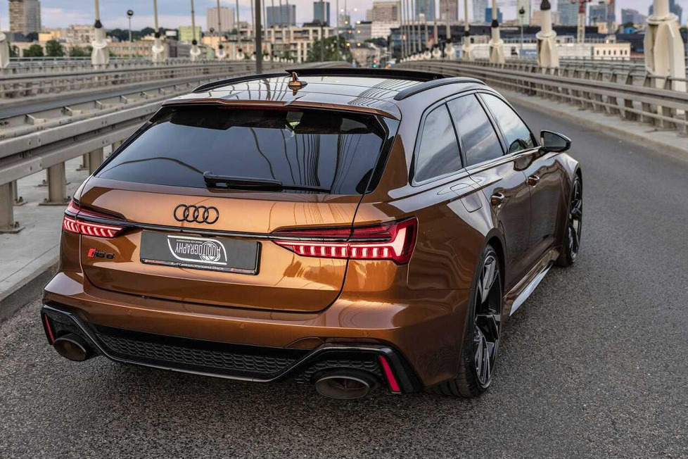 Der aktuelle Audi RS 6 Avant ist ja so schon einer der begehrenswertesten Kombis, aber in Ipanema Braun wird es erst so richtig wild