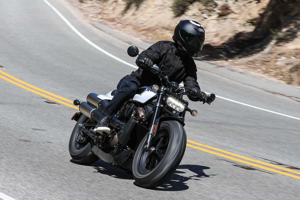 Harley-Davidson erneuert seine Sportster-Familie mit der Einführung der Sportster S im Jahr 2021, komplett mit dem neuen 1250 Revolution Max V-Twin-Motor