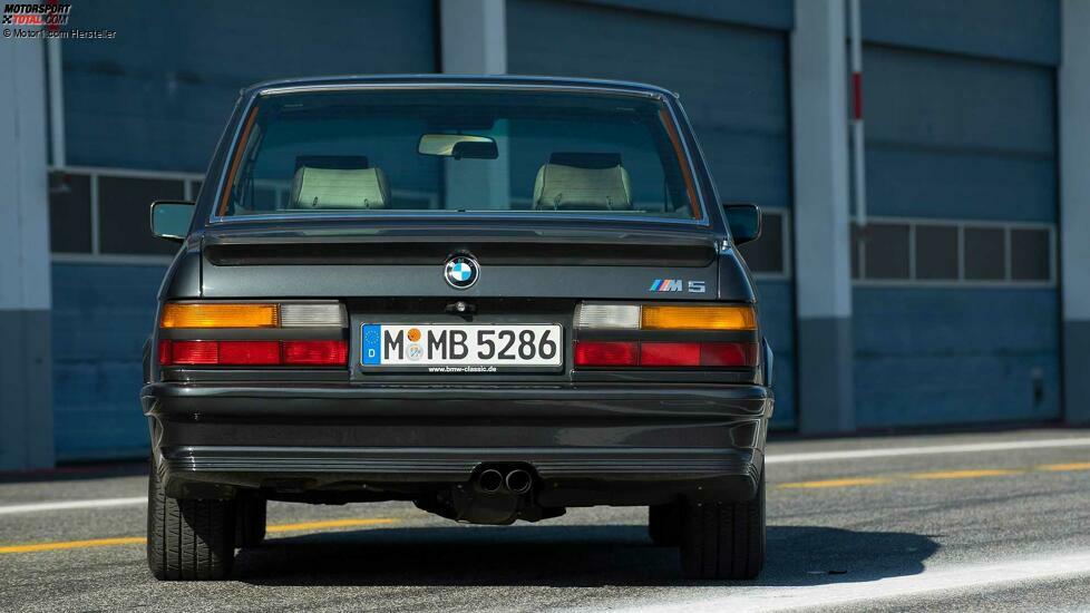 BMW M5 E28 (1985-1987)