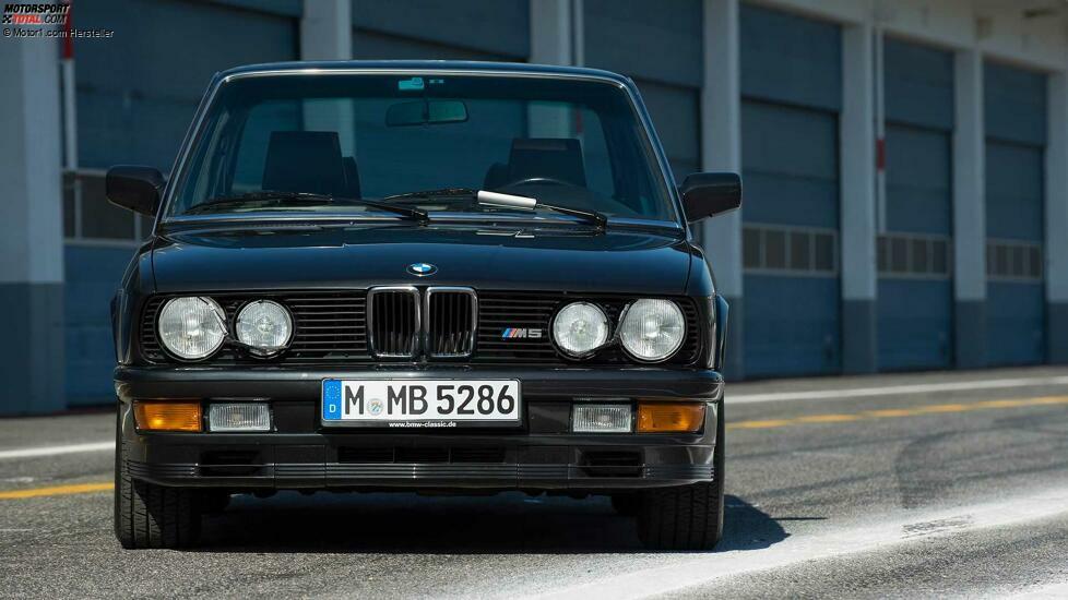 BMW M5 E28 (1985-1987)