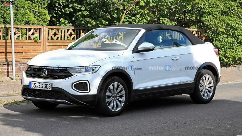 VW T-Roc Cabriolet Facelift (2022) auf ersten Erlkönigbildern