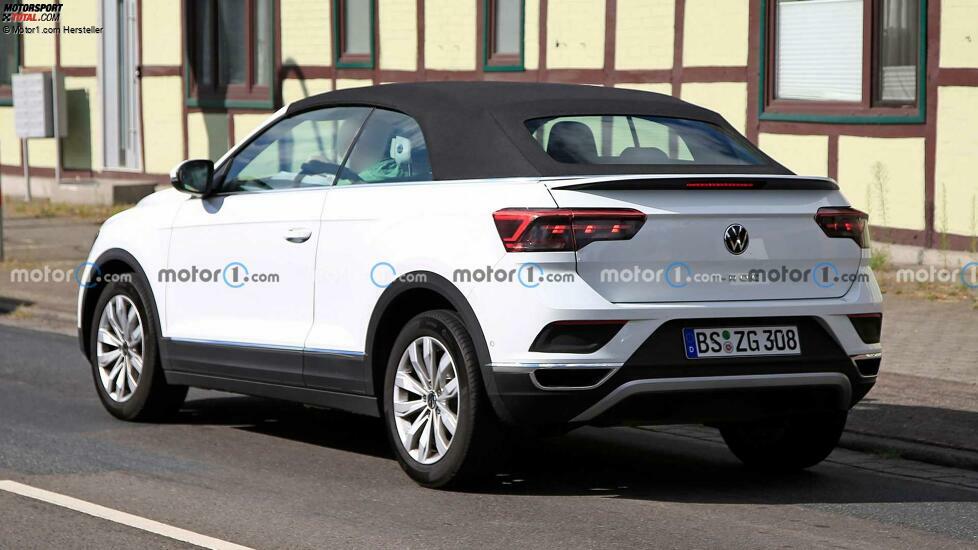 VW T-Roc Cabriolet Facelift (2022) auf ersten Erlkönigbildern