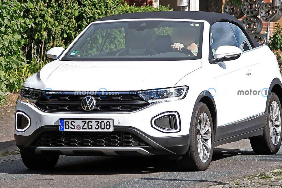 Nicht jeder mag den offenen VW T-Roc - Trotzdem bekommt das kontroverse Cabrio bald ein Facelift, wie dieser fast ungetarnter Erlkönig zeigt