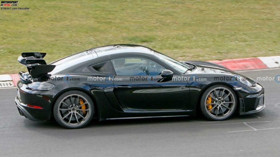 Porsche 718 Cayman GT4 RS Spy Shots Seitenansicht