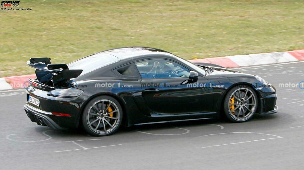 Porsche 718 Cayman GT4 RS Spy Shots seitliche hintere Ecke