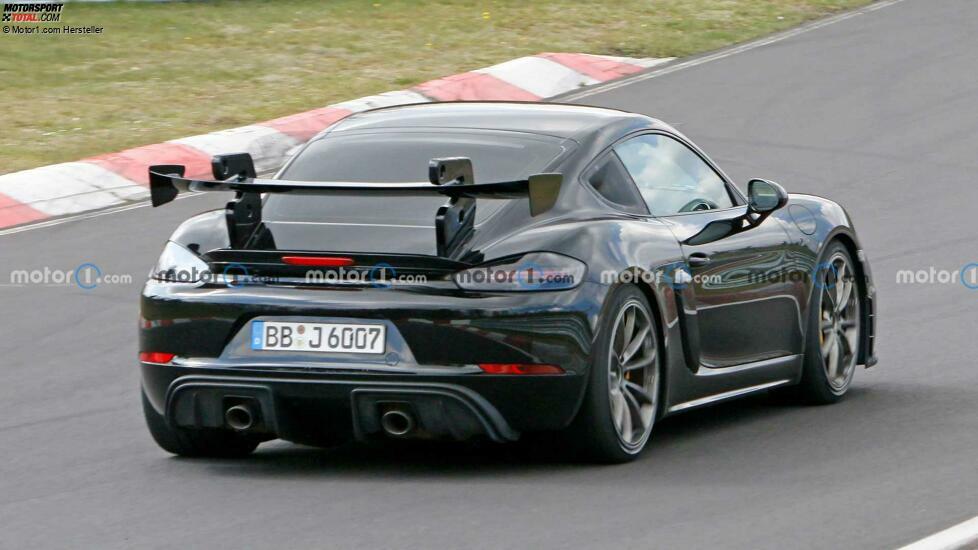 Porsche 718 Cayman GT4 RS Spy Shots Schwanzflügel