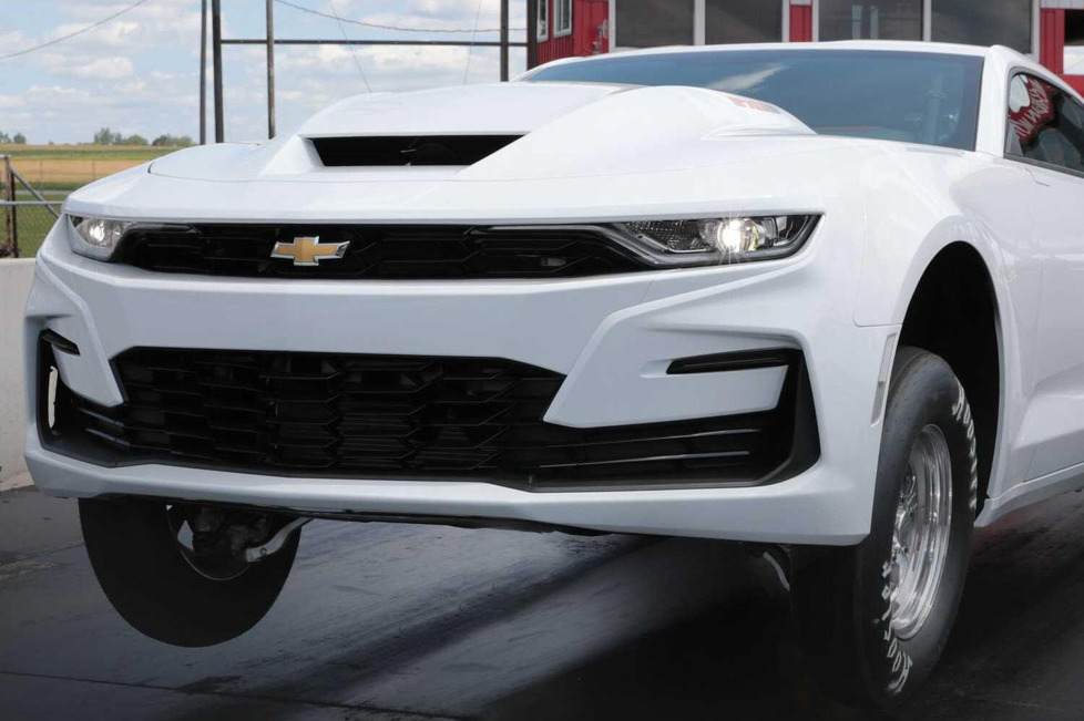 Chevrolet bietet seinen COPO Camaro, der nur für Rennen zugelassen ist, 2022 zum ersten Mal mit einem gewaltigen 572-Kubikzoll-V8 an