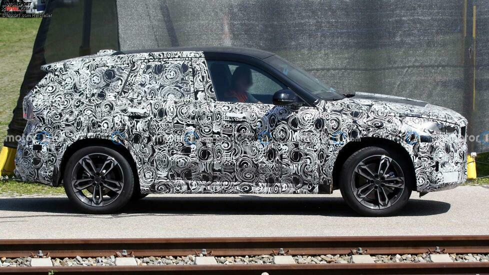 2022 BMW X1 neues Spionagefoto (Seite)