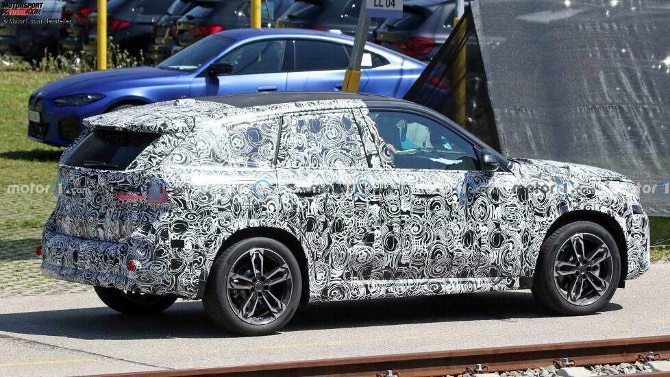 2022 BMW X1 neues Spionagefoto (Seite)