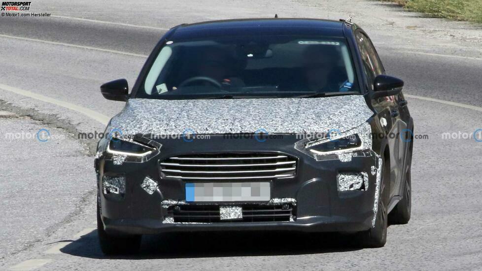 Ford Focus Active (2022) als Erlkönig
