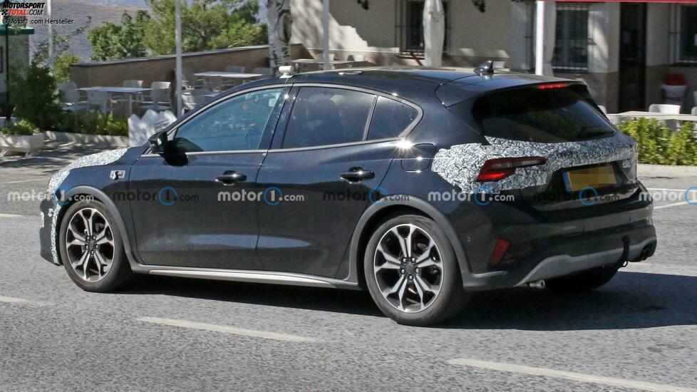Ford Focus Active (2022) als Erlkönig