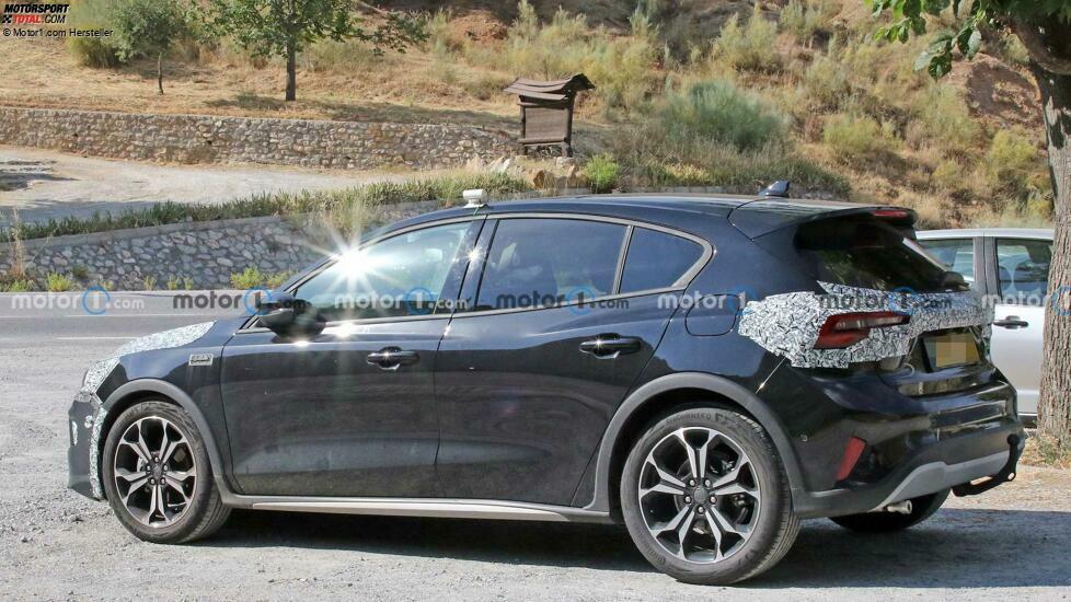 Ford Focus Active (2022) als Erlkönig
