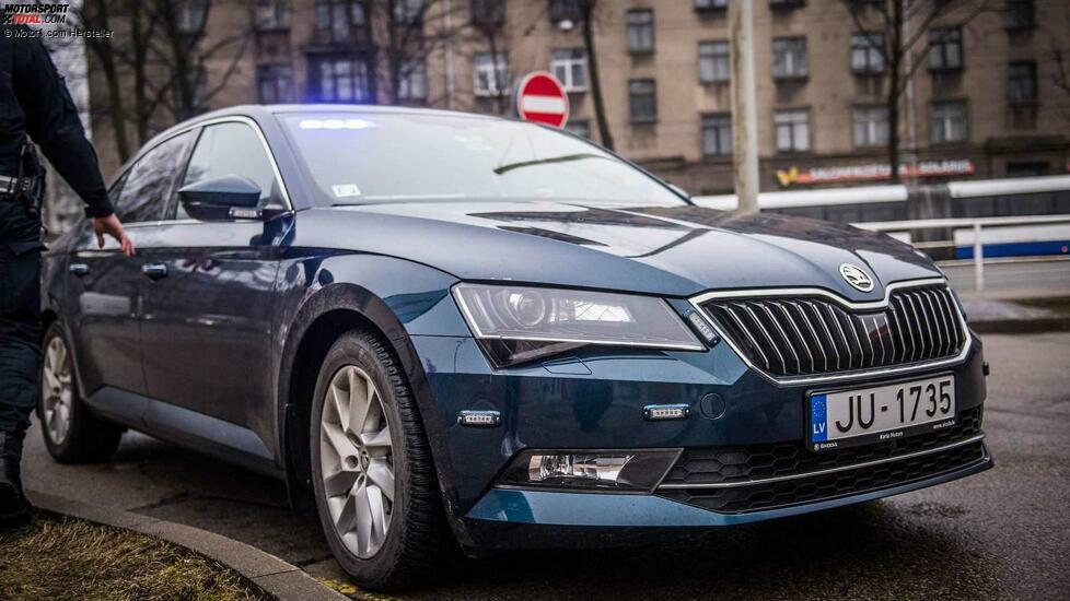 Skoda-Modelle als Polizeifahrzeuge: Lettland