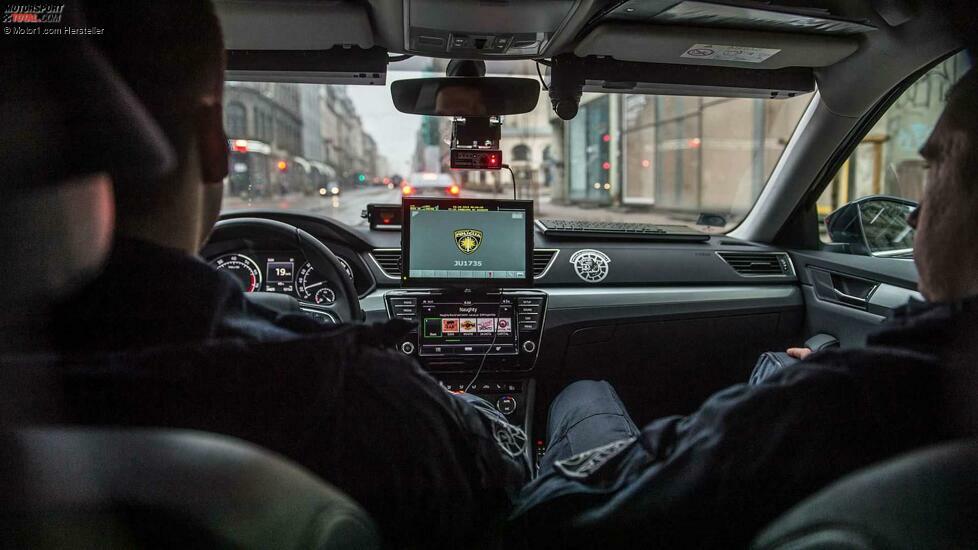 Skoda-Modelle als Polizeifahrzeuge: Lettland