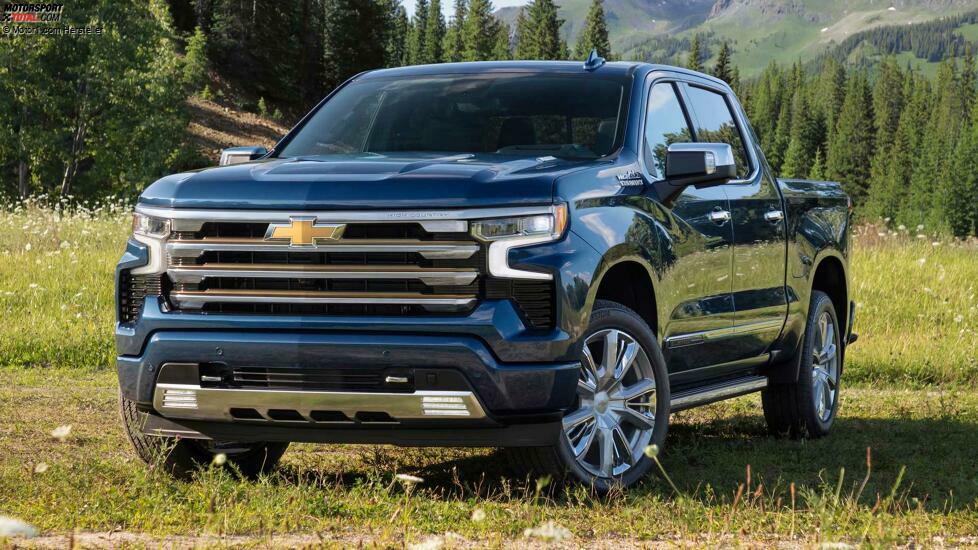 2022 Chevrolet Silverado High Country Front Angle