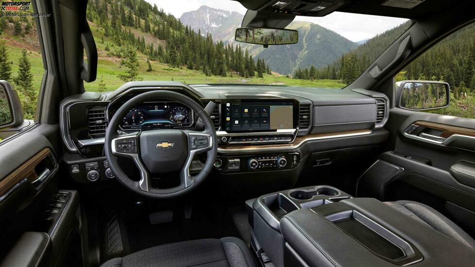 2022 Chevrolet Silverado LT Cabin