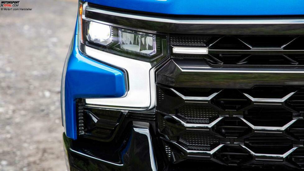 2022 Chevrolet Silverado ZR2 Headlights