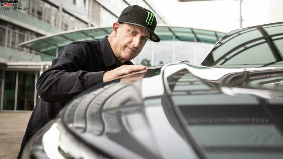 Ken Block und der Tür Audi RS e-tron GT